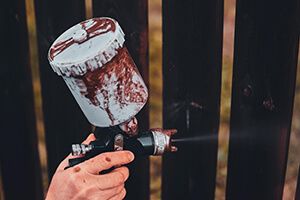 Технология нанесения грунт-эмали: кисть, валик или распыление – что лучше? (рисунок) | «Квадрострой» Технология нанесения грунт-эмали: кисть, валик или распыление – что лучше? (рисунок)